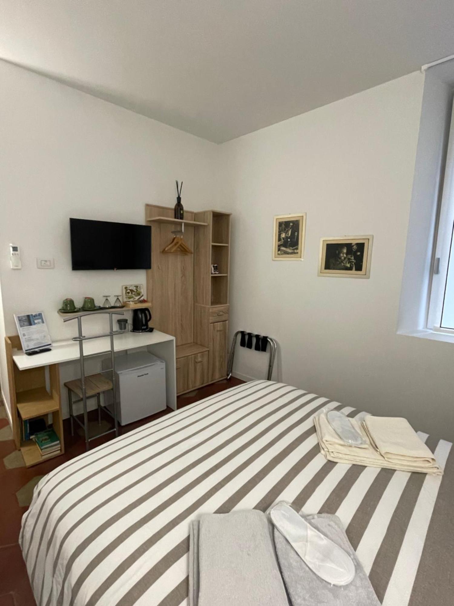 Santa Vincenza - Suite Indipendente Lovere Buitenkant foto