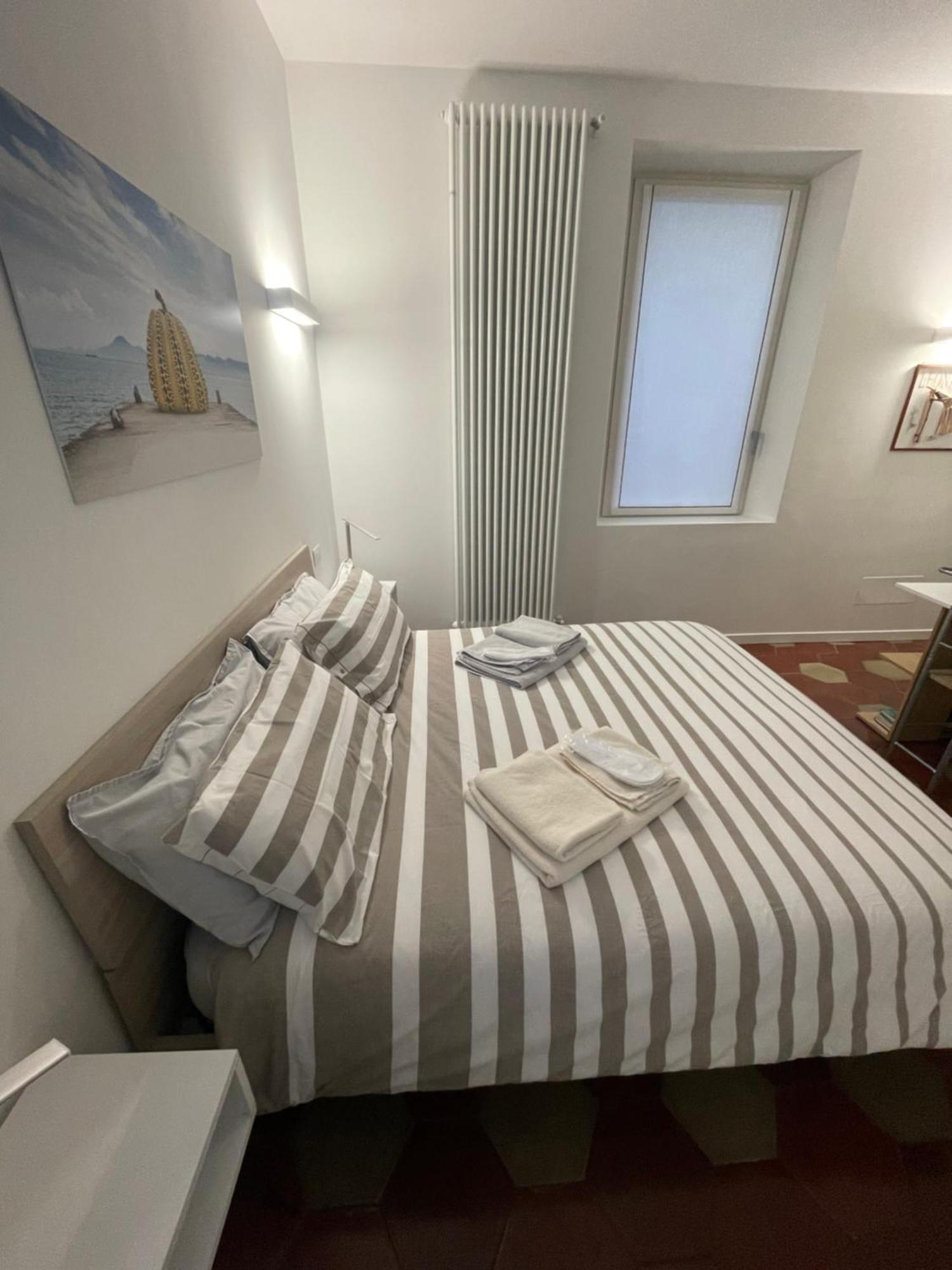 Santa Vincenza - Suite Indipendente Lovere Buitenkant foto